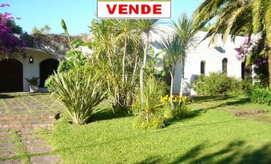 MANSIÓN A RECICLAR EN VENTA GOLFERS COUNTRY CLUB PILAR REF. 1357 PICCARDO.
