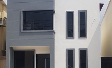 Nueva Casa en Venta - Urbanización Cataluña (J Luna)
