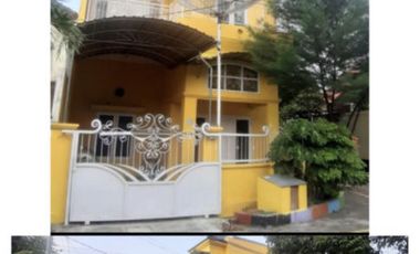 Rumah istimewa di mulyosari utara Surabaya