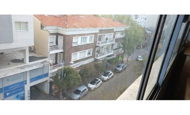 Venta en block de 3 oficinas, a la calle. En excelente ubicación comercial y de uso profesional!!!