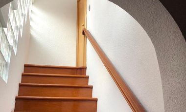 SE VENDE CASA EN TECAMACHALCO PRECIOSA CASA CON GRAN JARDÍN NEGOCIABLE