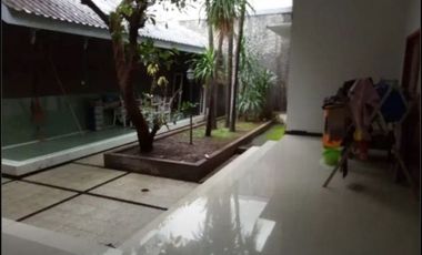 RUMAH MEWAH JEMURSARI STRATEGIS SIAP HUNI