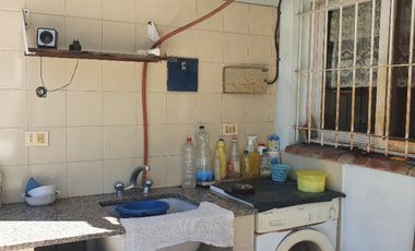 VENTA CASA EN LOTE PROPIO, 4 AMBIENTES, V. BALLESTER