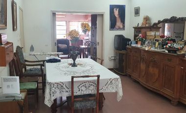 VENTA CASA EN LOTE PROPIO, 4 AMBIENTES, V. BALLESTER