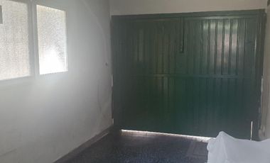 VENTA CASA EN LOTE PROPIO, 4 AMBIENTES, V. BALLESTER