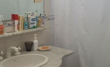 VENTA CASA EN LOTE PROPIO, 4 AMBIENTES, V. BALLESTER