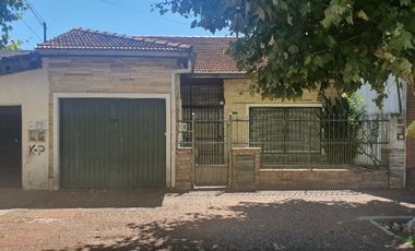 VENTA CASA EN LOTE PROPIO, 4 AMBIENTES, V. BALLESTER
