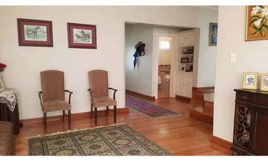 casa en venta amplia en sayausi san sebastian con area verde de 1 piso