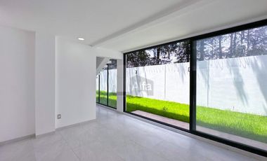 Casa en venta en Hacienda San Antonio Metepec con habitación en planta baja