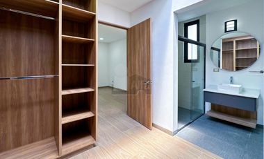 Casa en venta en Hacienda San Antonio Metepec con habitación en planta baja