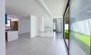 Casa en venta en Hacienda San Antonio Metepec con habitación en planta baja
