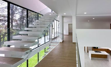 Casa en venta en Hacienda San Antonio Metepec con habitación en planta baja