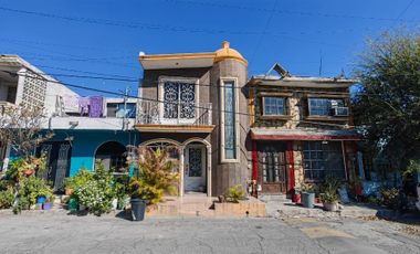Casa de 2 Recámaras en Venta en Constituyentes de Querétaro en San Nicolás