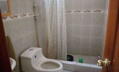 Casa con locales comerciales de venta en Otavalo