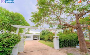 Luxury Golf Villa in Hua Hin at Palm Hills Golf Resort