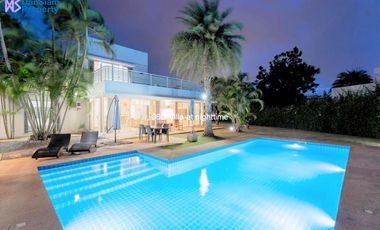 Luxury Golf Villa in Hua Hin at Palm Hills Golf Resort