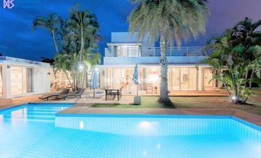 Luxury Golf Villa in Hua Hin at Palm Hills Golf Resort