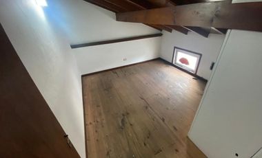 CHALET 5 AMBIENTES MORENO Y CHAMPAGNAT. Chalet en Venta.