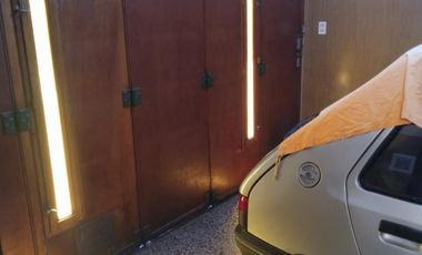 Casa sobre amplio terreno