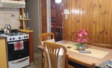 Casa sobre amplio terreno