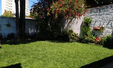 Casa sobre amplio terreno