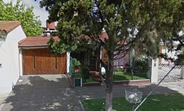 Casa sobre amplio terreno