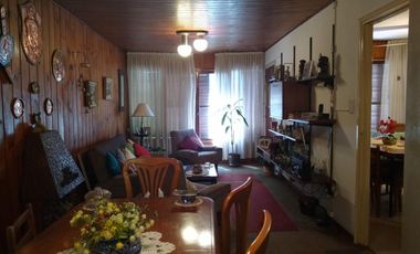 Casa sobre amplio terreno