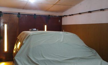 Casa sobre amplio terreno