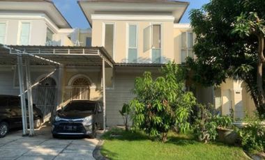 Rumah East Coast Park Pakuwon City Siap Huni , Minimalis, Row 3 Mobil