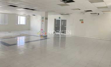 AMPLIO LOCAL EN RENTA EN EL CRUCERO, CANCÚN, QUINTANA ROO