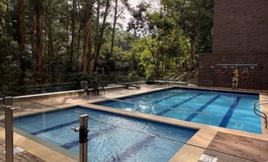 apartamento en arriendo/venta en loma la esmeralda. Cod A6213