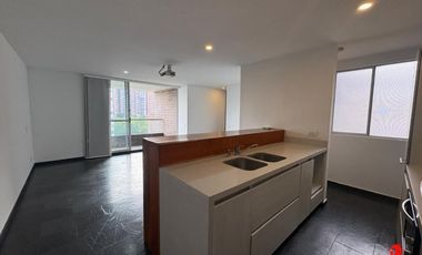 apartamento en arriendo/venta en loma la esmeralda. Cod A6213