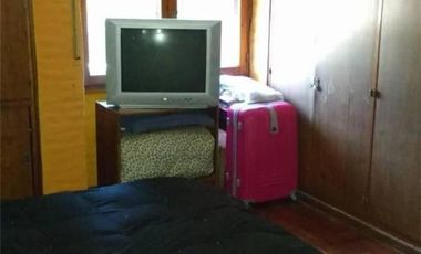 EXCELENTE CASA DE 4 AMBIENTES EN LOTE 10X56 EN VENTA - VILLA SARMIENTO