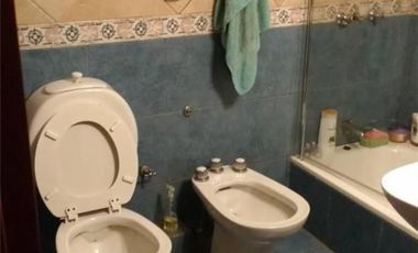 EXCELENTE CASA DE 4 AMBIENTES EN LOTE 10X56 EN VENTA - VILLA SARMIENTO