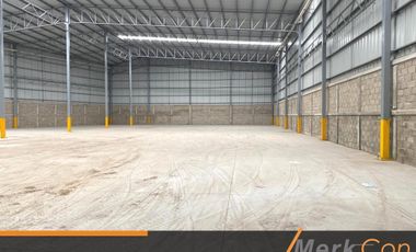 BODEGA RENTA 2,000 M2 ZONA AEROPUERTO C. CHAPALA ZAPOTE TLAJOMULCO DE ZUÑIGA JALISCO