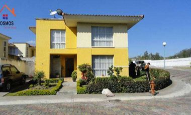 Venta de casa en Otavalo en Conjunto Privado