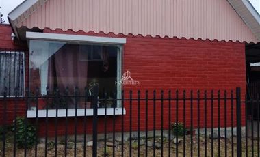 Casa en Venta en Villa Las Azaleas, cercana a la Virgen de Padre Las Casas y a la Avenida Villa Alegre