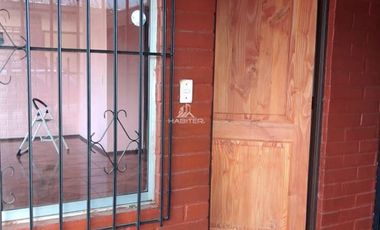 Casa en Venta en Villa Las Azaleas, cercana a la Virgen de Padre Las Casas y a la Avenida Villa Alegre