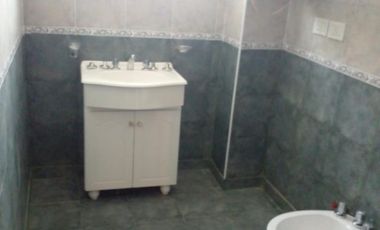 local con 4 oficinas