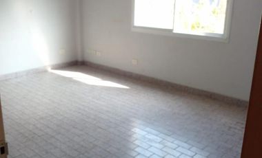 local con 4 oficinas