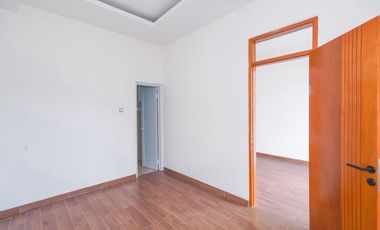 Rumah SHM 2 Lt Siap Huni 5 Menit ke Gerbang Tol Margonda 3 J-39938