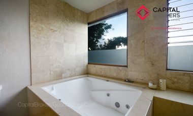 Casa en venta en Las Cañadas  zapopan club de golf