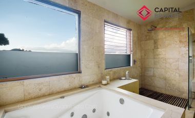 Casa en venta en Las Cañadas  zapopan club de golf