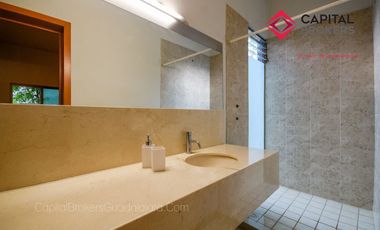 Casa en venta en Las Cañadas  zapopan club de golf