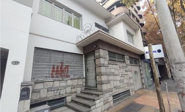 CASA CALLE MONTEVIDEO