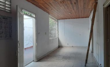 SE VENDE CASA EN BARRIO ALTICO