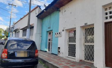SE VENDE CASA EN BARRIO ALTICO