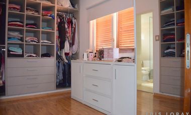 Chalet ubicado a 600 metros de Avenida Espora .