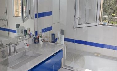 Chalet ubicado a 600 metros de Avenida Espora .