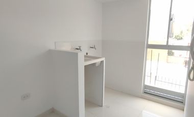 apartamento en arriendo en prados del este. Cod A26475